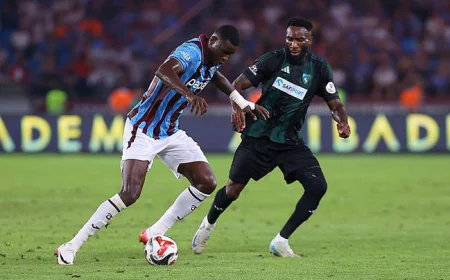 Orta Sahada Açık Var