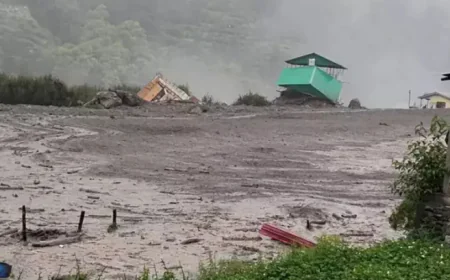 Otobüs Heyelanın Kurbanı Oldu: Hindistan’da 15 Kişi Hayatını Kaybetti