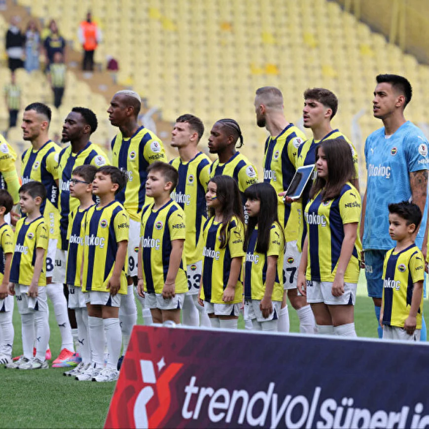 Sezon öncesi Fenerbahçe’de ilk ayrılık geldi: Yıldız isim veda ediyor