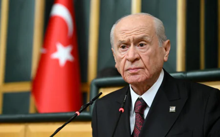 Bahçeli’nin Dervişoğlu sözleri yankı uyandırdı: Dakikalarca alkışlandı