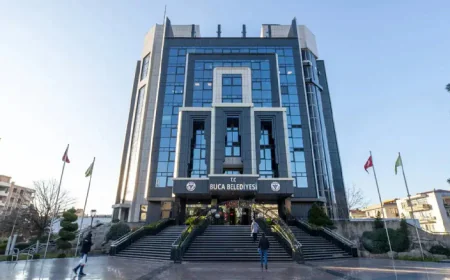 Buca Belediyesi’ne Operasyon! Belediye Başkanı Gözaltına Alındı